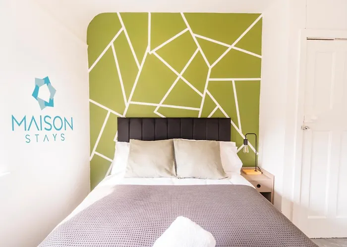 2 Bedroom House By Maison Stays - Free Parking